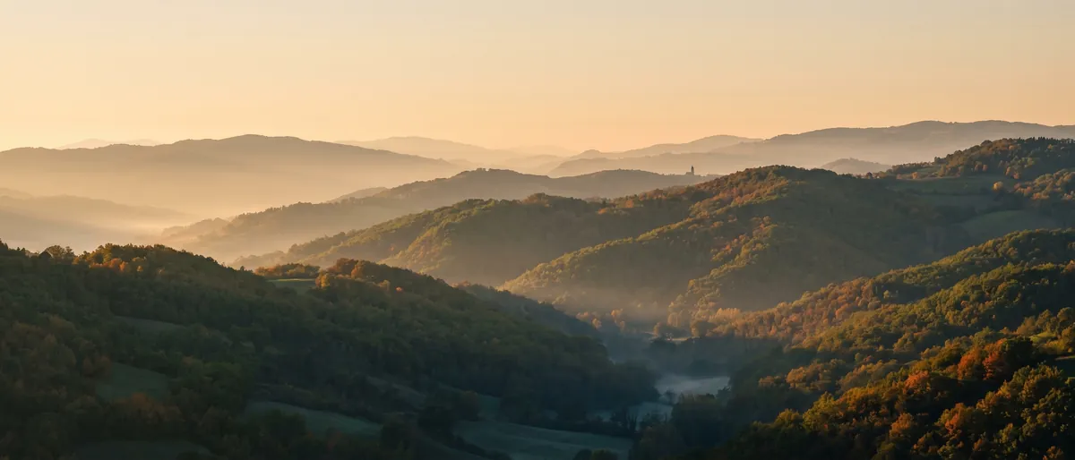 Crinali dell'Appennino tosco-emiliano all'ora d'oro